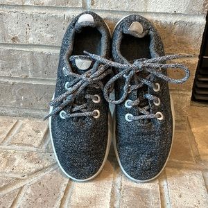 Allbirds size 8 wool runners